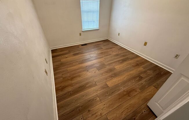 4 beds, 2.5 baths, $2,100, Unit Whole