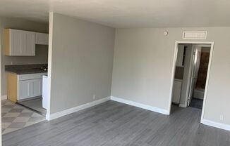 1 BEDROOM APARTMENT IN SOUTH LAS VEGAS( APT SQUARE FEET 540), NEAR MANY GROCERY STORES , RESTAURANTS, THE STRIP IS 10 MINUTES AWAY FROM THIS AREA SO IT OFFERS PLENTY OF ENTERTAINMENT SPOTS.