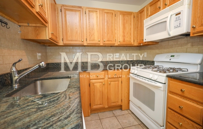 2 beds, 1 bath, 625 sqft, $3,600, Unit 203