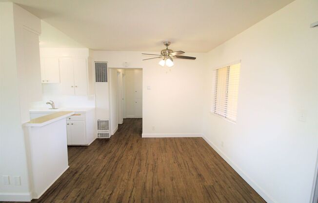 2 beds, 1 bath, $2,350, Unit 87 Baylor Drive