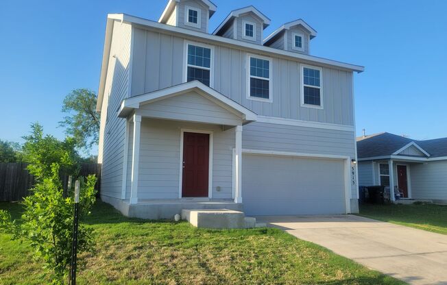 4 beds, 2.5 baths, $1,795