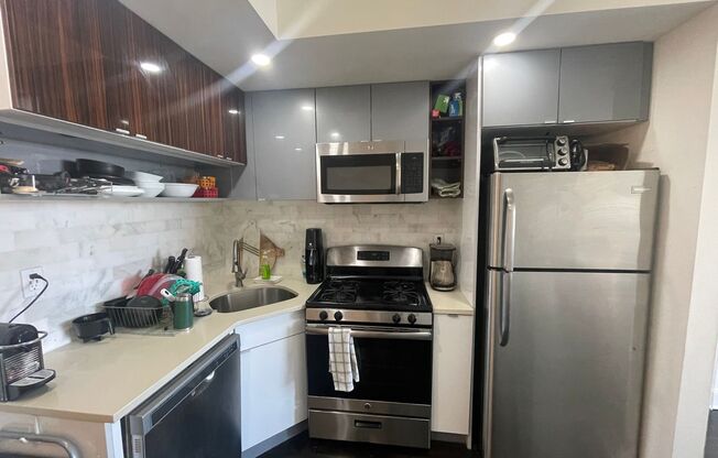 3 beds, 2 baths, 736 sqft, $2,950, Unit 56