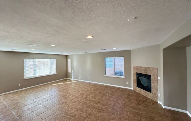 Mountains Edge-Pod 129