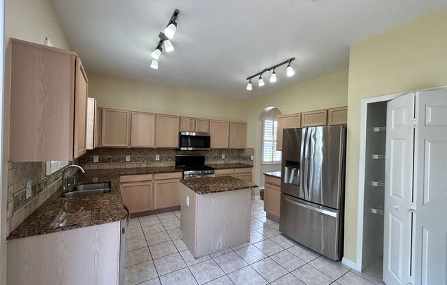 Beautiful 4BD/2.5BA Upgraded Home in Winter Springs
