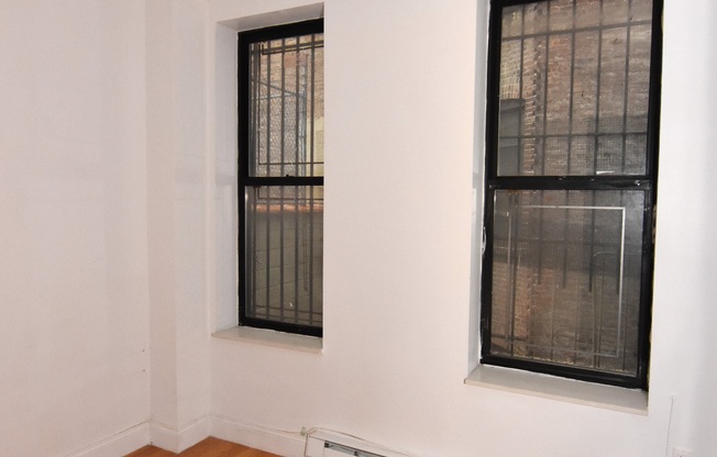 932 AMSTERDAM AVE