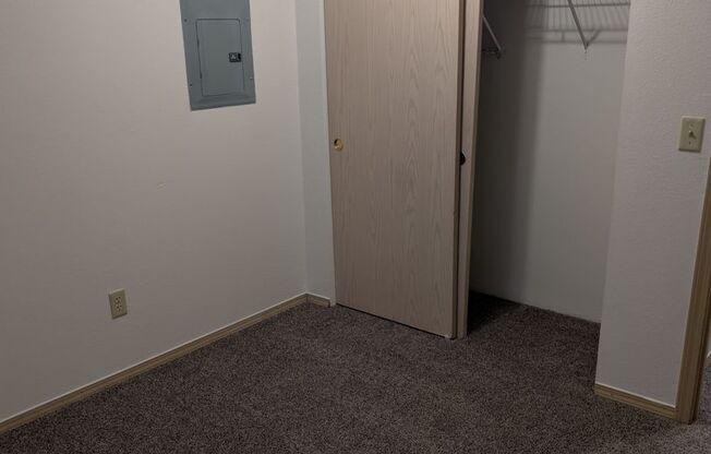 2 beds, 1 bath, 800 sqft, $1,405, Unit 1897-76