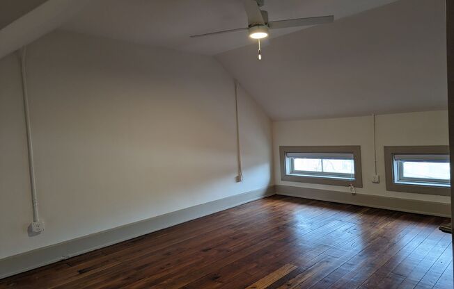 1 bed, 1.5 baths, 1,131 sqft, $1,655, Unit 1705 - 301