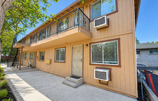 614 Moran St.