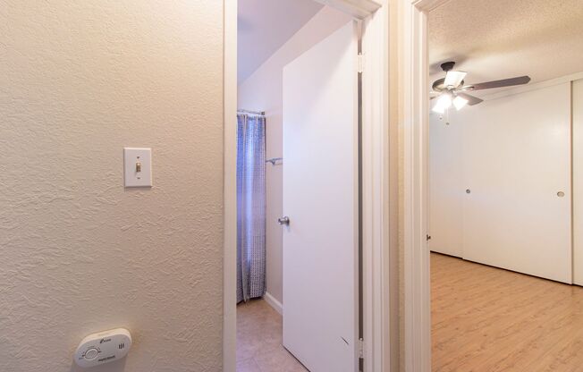 2 beds, 1 bath, 750 sqft, $1,725, Unit 4560