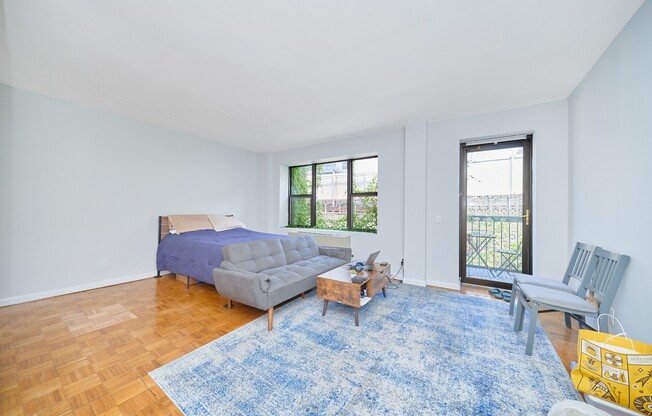 337 W 43 ST