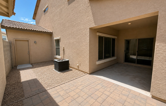 3 beds, 2.5 baths, $1,994
