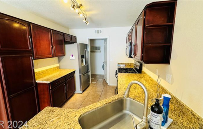 2 beds, 2.5 baths, $1,800