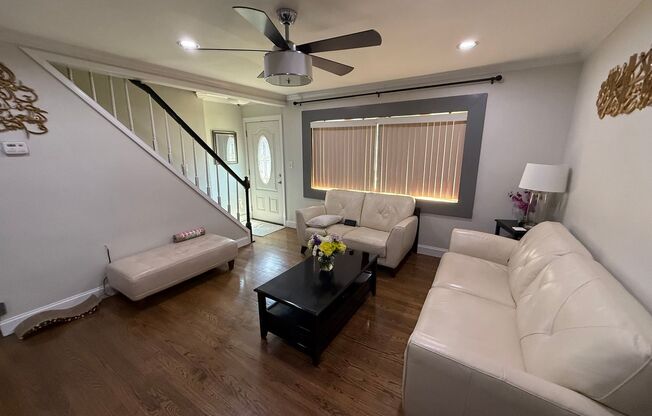 Fantastic 4 Bed/1.5 Bath Home in Valley Stream!