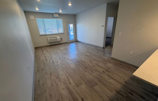 2 beds, 1 bath, 988 sqft, $1,545, Unit 101B