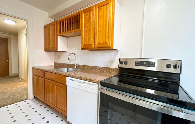 1 bed, 1 bath, 648 sqft, $1,495, Unit Mayfair - 09
