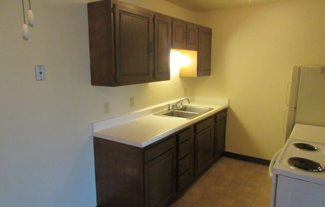 2 beds, 1 bath, 815 sqft, $895, Unit 520-8