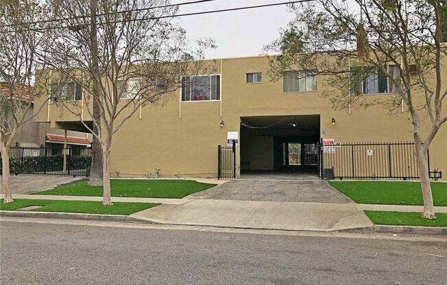 225 W. Palmetto Dr