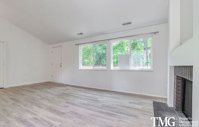 Amazing Open concept Condo in a secluded community! W/S/G Included!!!