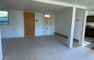 2 beds, 1 bath, 800 sqft, $950, Unit 1261 NEWPORT RD-HOUSE