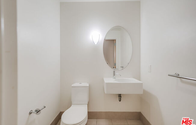 1 bed, 1.5 baths, 1,200 sqft, $3,100, Unit 1115