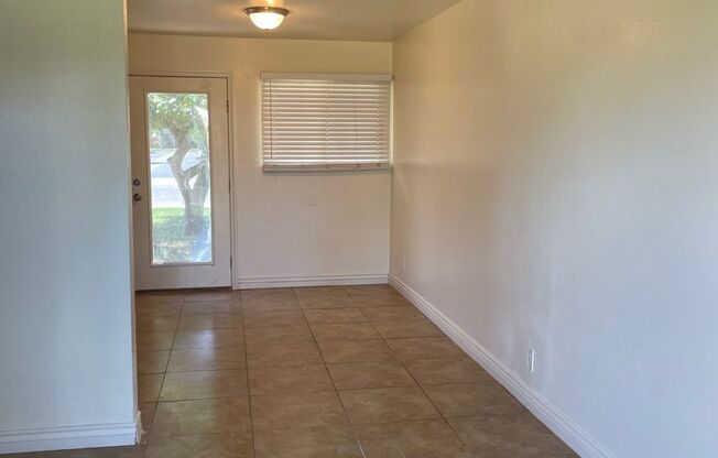 2 beds, 1 bath, 800 sqft, $1,195, Unit 03