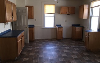 2 beds, 1 bath, $1,095