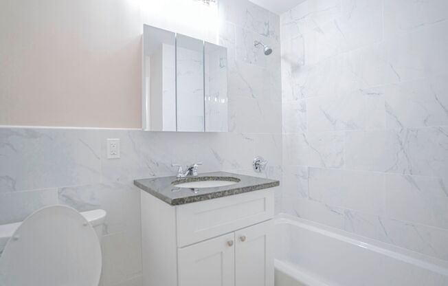 2 beds, 1 bath, 1,050 sqft, $2,750, Unit 75-4