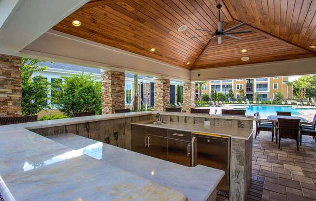 Outdoor Kitchen at The Oasis at Brandon, Riverview, FL