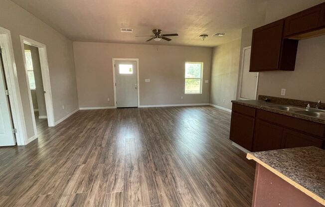 ALL BILLS PAID!!! NICE 2 BEDROOM 1 BATH / CIBOLO, TEXAS