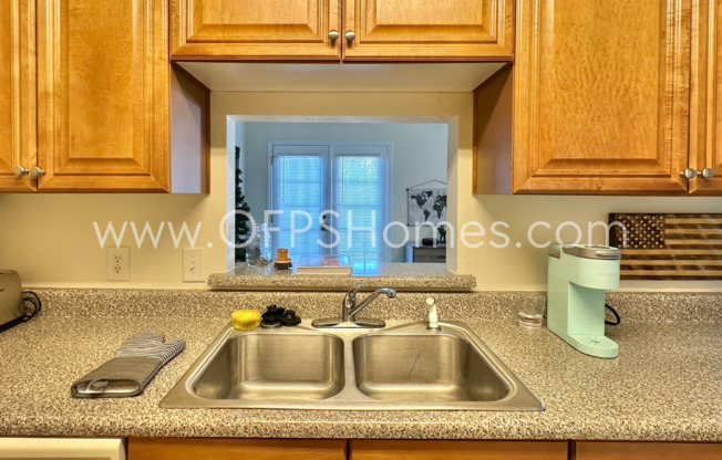 2 beds, 2.5 baths, $1,600