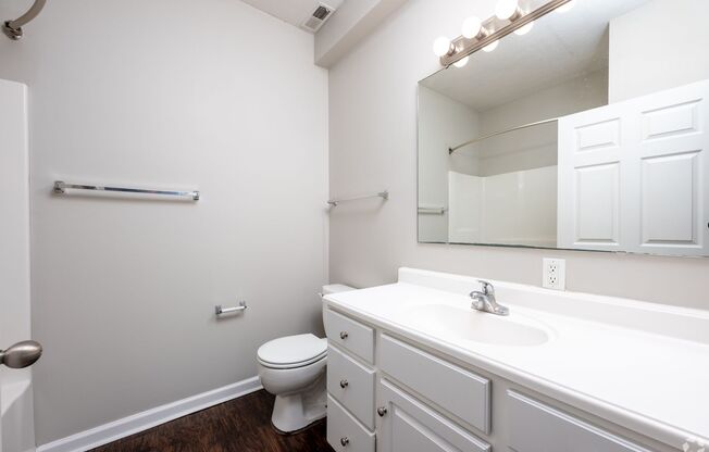 2 beds, 2 baths, 1,100 sqft, $1,399, Unit 15-D