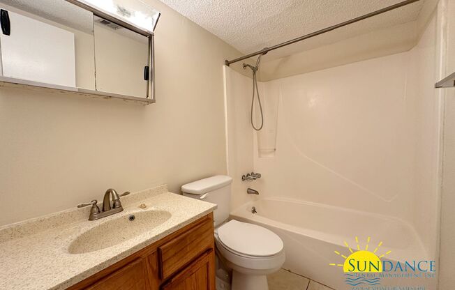 2 beds, 1 bath, $1,195