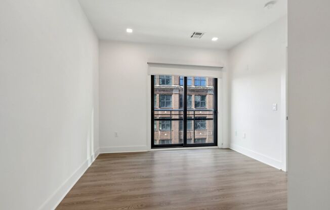 2 beds, 2 baths, 984 sqft, $2,850, Unit 203