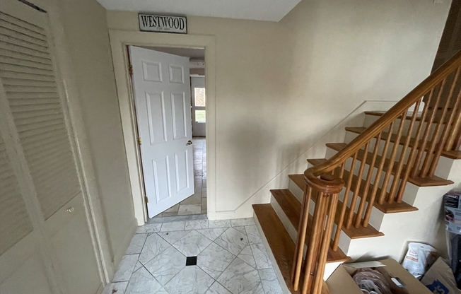 110 COUNTRY LN