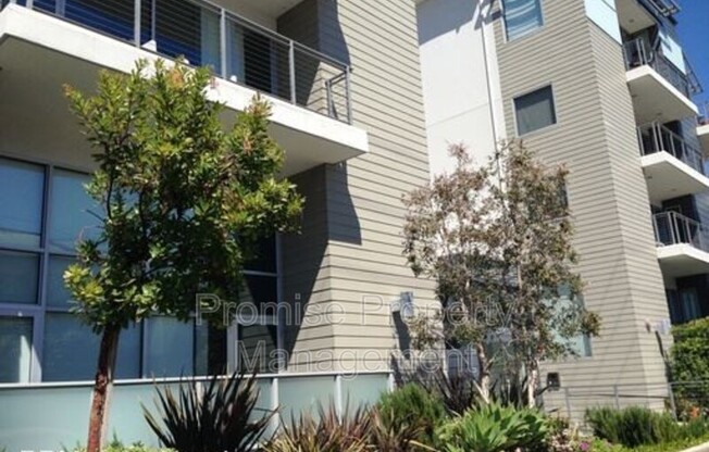 12837 Moorpark Street