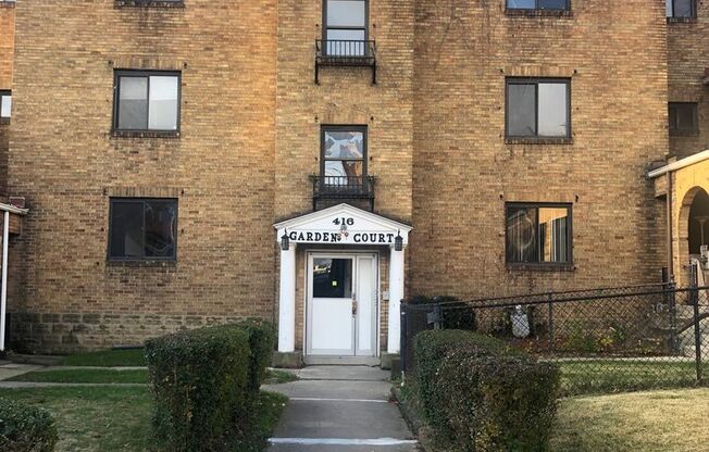 2 beds, 1 bath, $1,500, Unit 1A