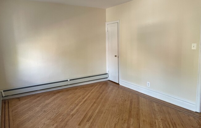 682 E 42 ST