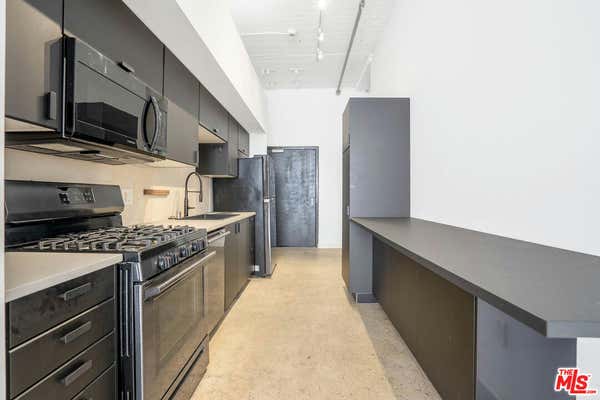 Studio, 1 bath, 720 sqft, $2,100, Unit 415