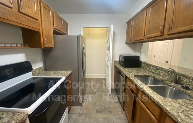 501 BARRINGTON HLS DR