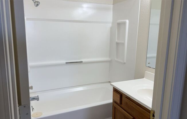 Studio, 1 bath, 460 sqft, $575, Unit 1819-8