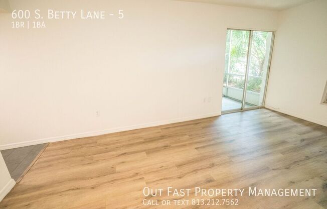 600 S BETTY LN
