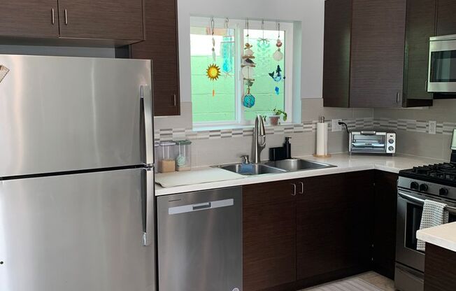 FURNISHED 2+ 2 Cottage - Downtown Ventura
