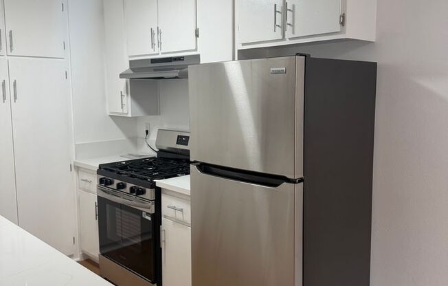 1 bed, 1 bath, 730 sqft, $1,565, Unit 14030 214