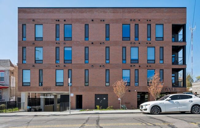 2 beds, 1 bath, 779 sqft, $1,750, Unit 105