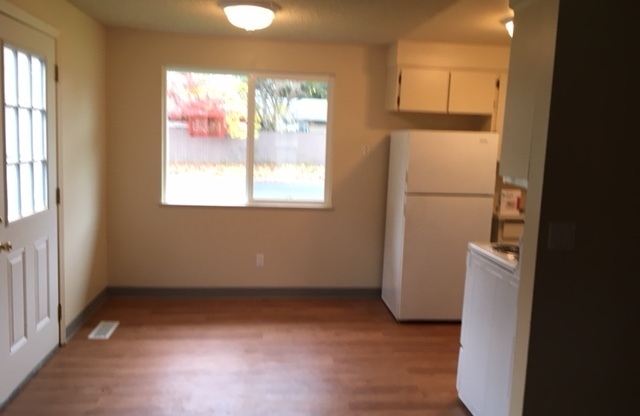 2 beds, 1 bath, $1,795