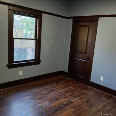 1227 W 51 ST
