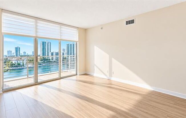 2 beds, 2 baths, $3,900, Unit # 1601