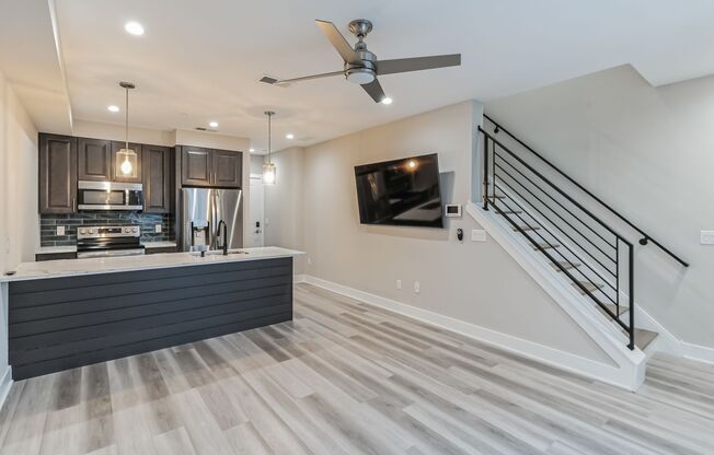 1 bed, 1.5 baths, 1,075 sqft, $1,695, Unit B3-U4