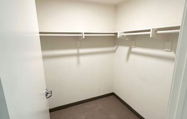 1 bed, 1 bath, 640 sqft, $2,895, Unit 212
