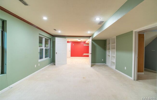 5 beds, 3.5 baths, 4,400 sqft, $3,750, Unit Castle Ridge Drive 570